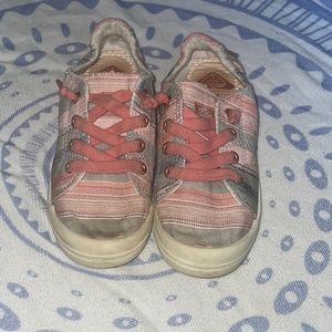 Girls Roxy Size 2 Sneaker